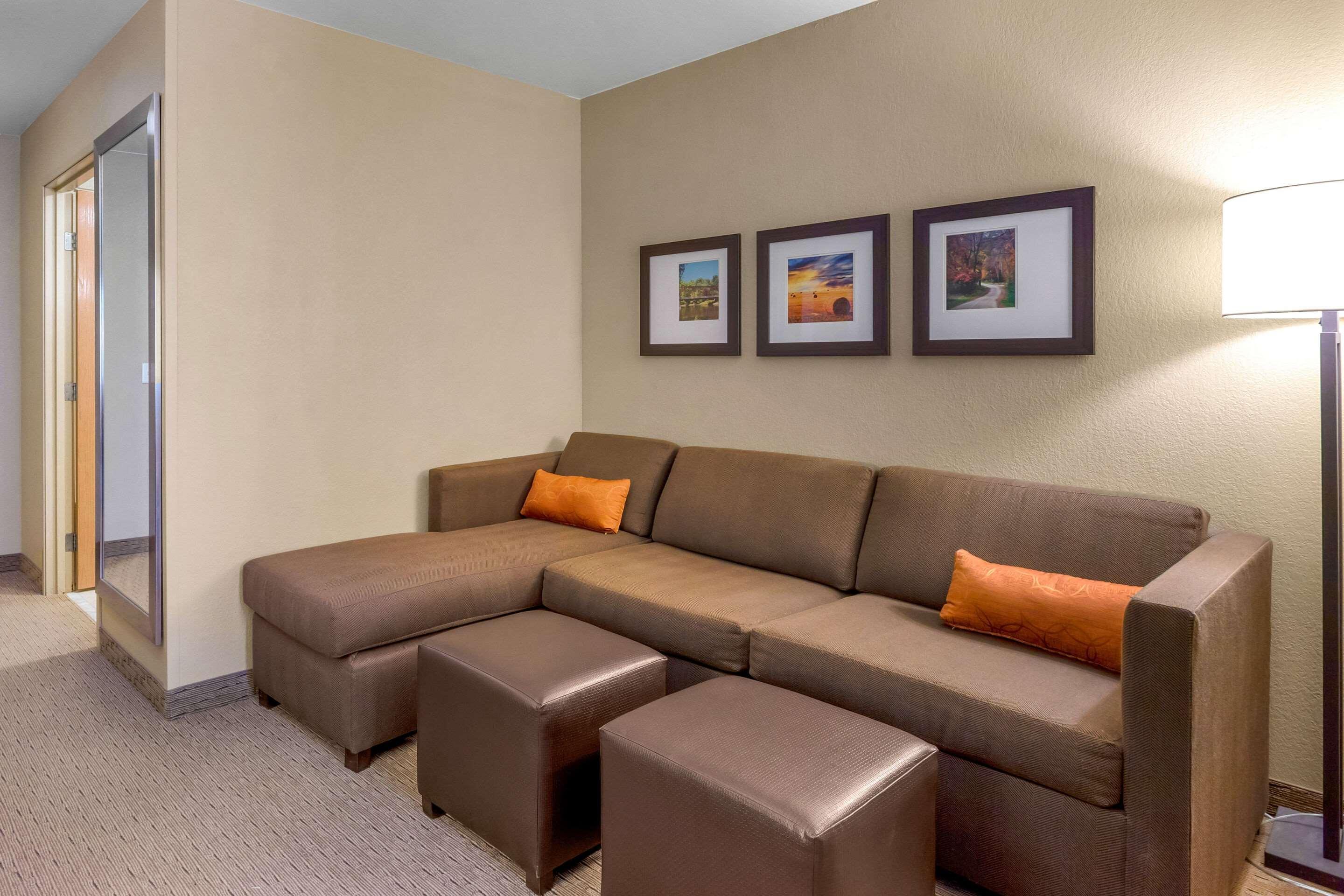 Comfort Suites Burlington Exterior foto