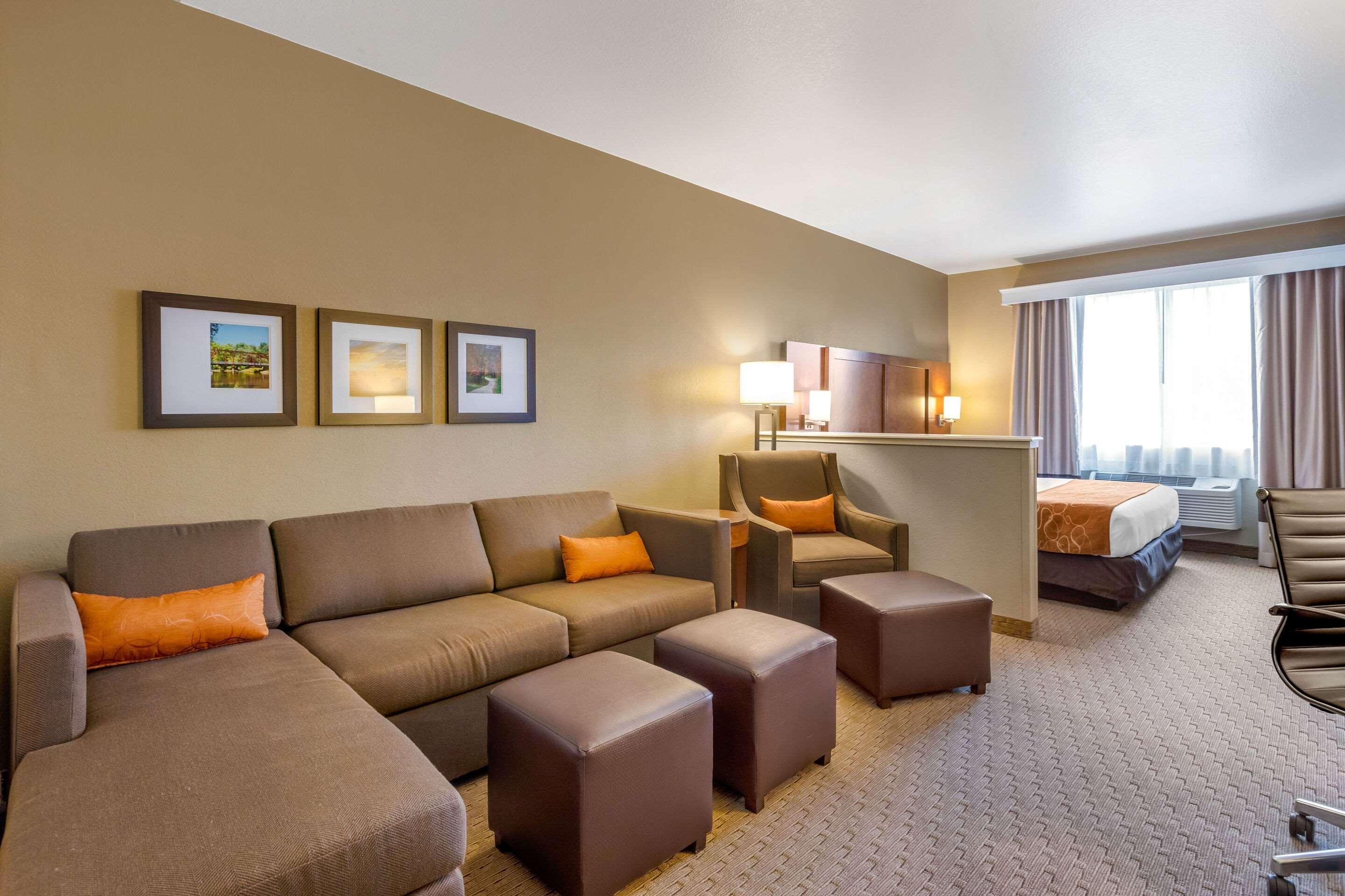 Comfort Suites Burlington Exterior foto