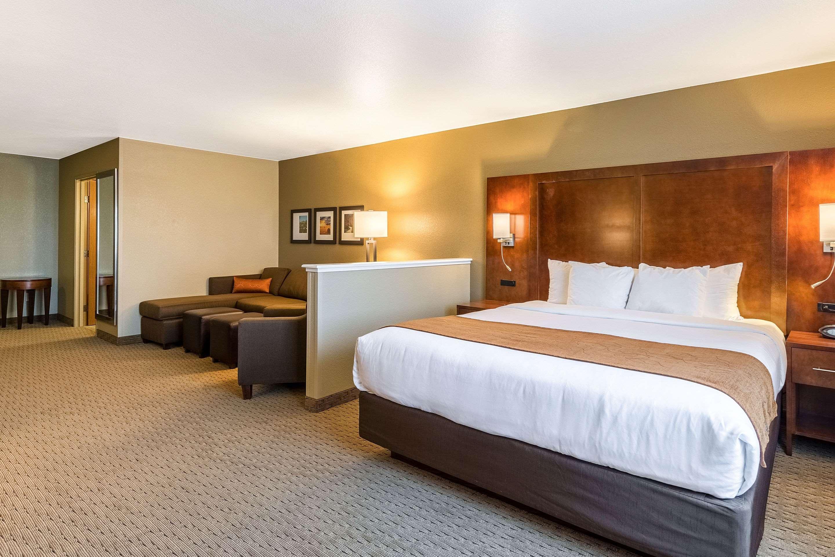Comfort Suites Burlington Exterior foto